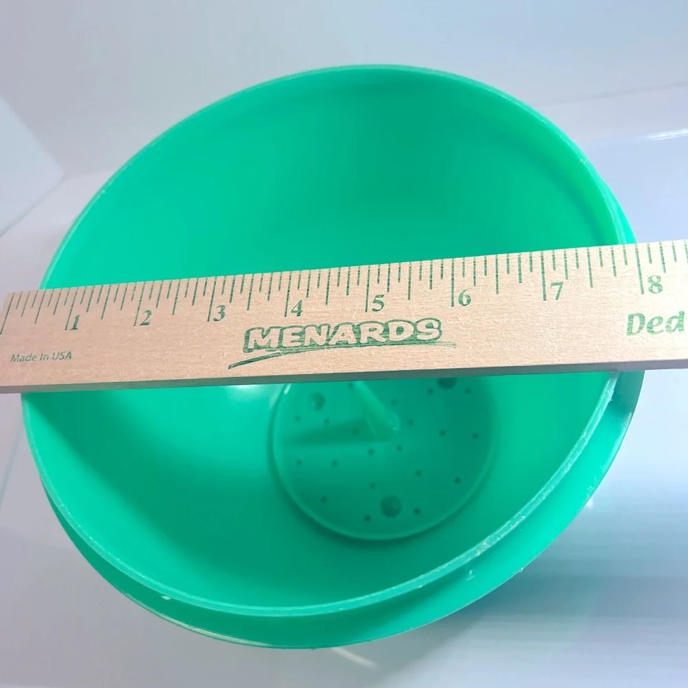 Vintage 1980’s Classic Green Lettuce Bowl with Lettuce Core Holder and Lid.